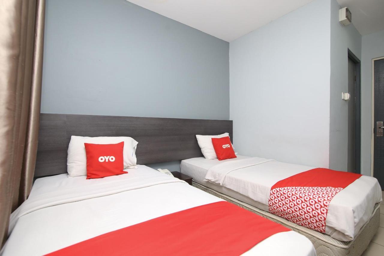 Oyo 90136 Jumbo Inn Kuching Dış mekan fotoğraf