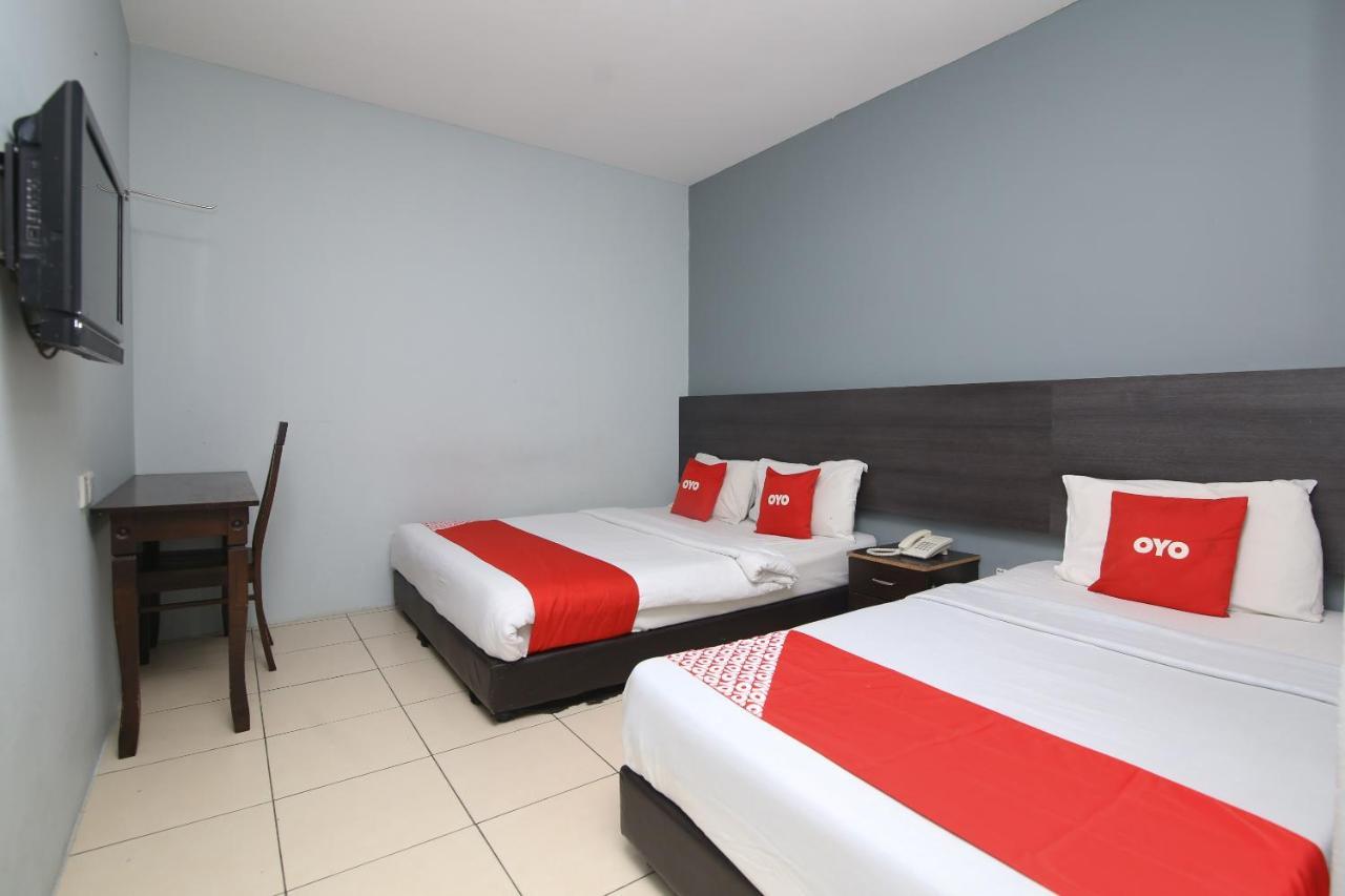 Oyo 90136 Jumbo Inn Kuching Dış mekan fotoğraf