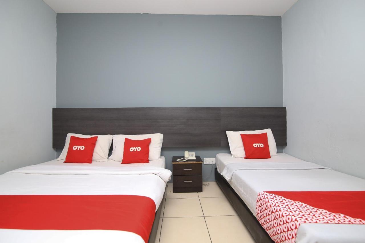 Oyo 90136 Jumbo Inn Kuching Dış mekan fotoğraf