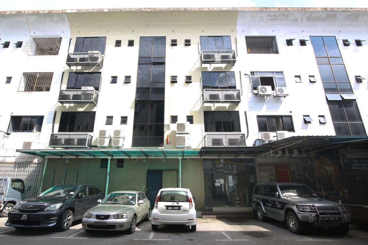 Oyo 90136 Jumbo Inn Kuching Dış mekan fotoğraf