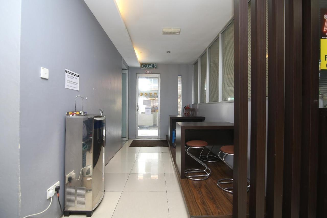 Oyo 90136 Jumbo Inn Kuching Dış mekan fotoğraf